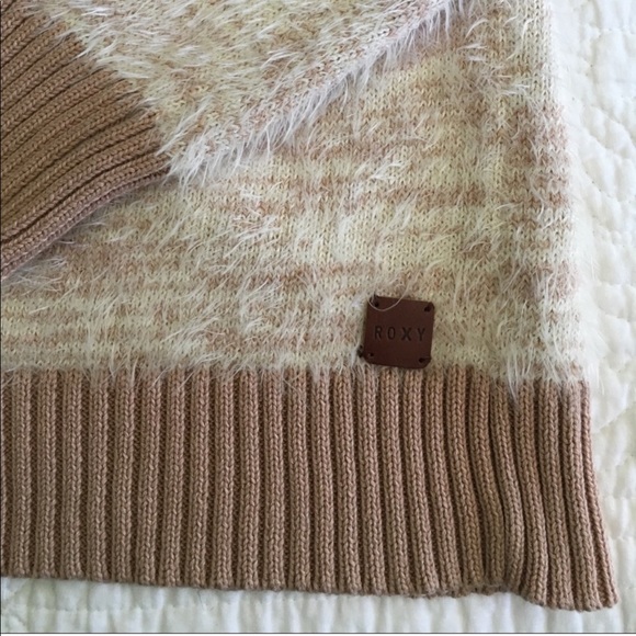 Roxy Sweater- Size M - Picture 5 of 5